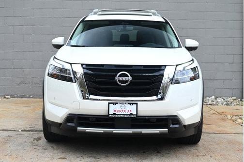 2023 Nissan Pathfinder SL 4WD