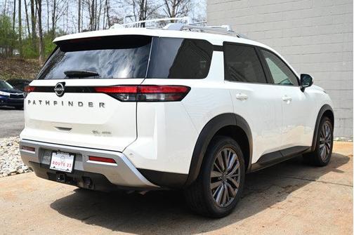 2023 Nissan Pathfinder SL 4WD