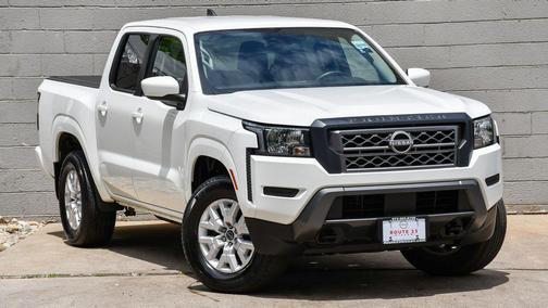 Glacier White 2022 Nissan Frontier SV