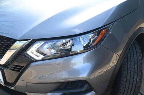 2022 Nissan Rogue Sport SV