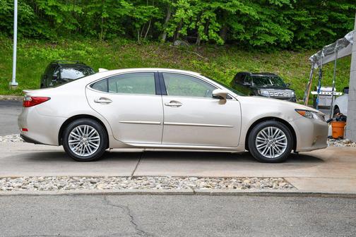 Cashmere Metallic 2015 Lexus ES 350 Base
