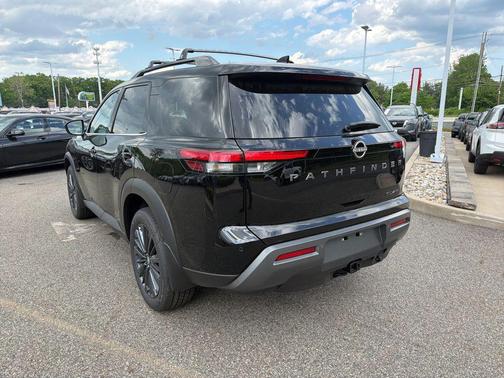 Super Black 2026 Nissan Pathfinder SL