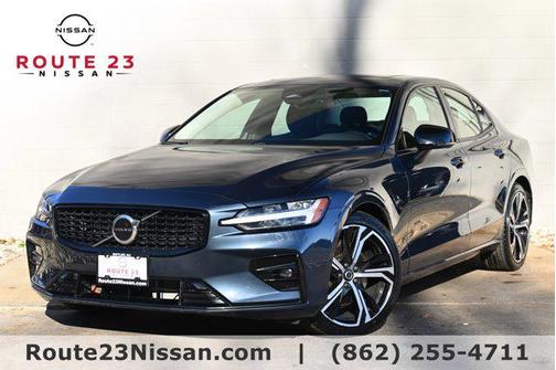 2024 Volvo S60 B5 Core Dark Theme