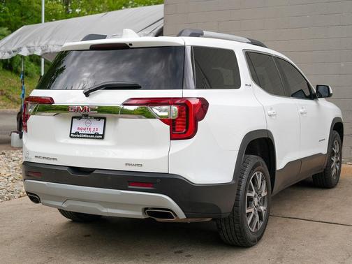 Summit White 2022 GMC Acadia AWD SLE
