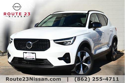 2024 Volvo XC40 B5 Plus Dark Theme