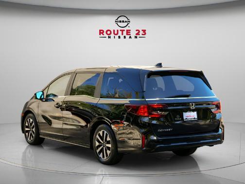 Silver 2025 Honda Odyssey EX-L