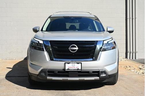 2022 Nissan Pathfinder SL 4WD
