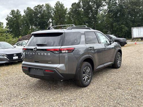 2025 Nissan Pathfinder SV 4WD