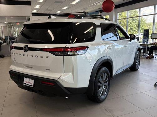 2025 Nissan Pathfinder SV 4WD