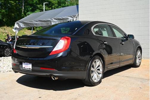2015 Lincoln MKS Base