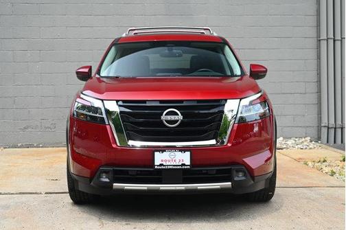 2022 Nissan Pathfinder SL 4WD