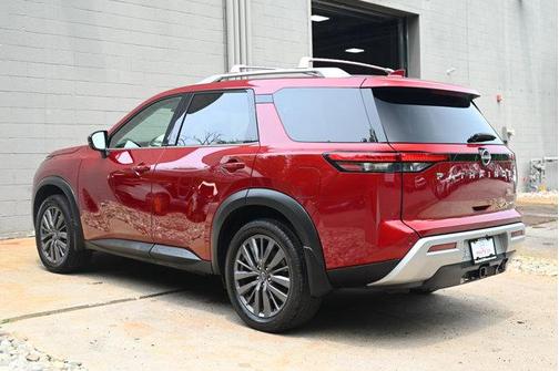 2022 Nissan Pathfinder SL 4WD