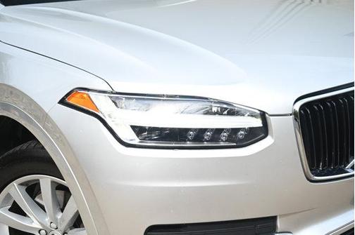 2018 Volvo XC90 T6 Momentum