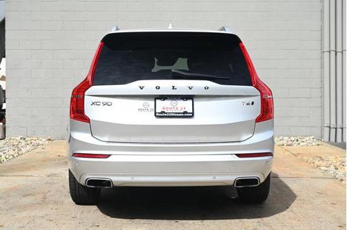 2018 Volvo XC90 T6 Momentum