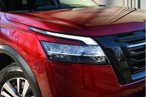 2024 Nissan Pathfinder SL 4WD