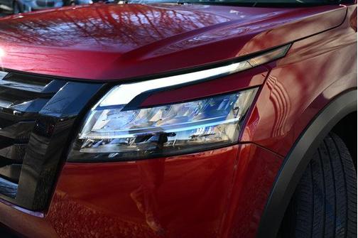 2024 Nissan Pathfinder SL 4WD