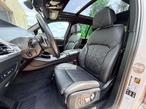 White 2024 BMW X5 xDrive40i