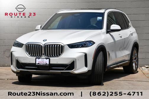 White 2024 BMW X5 xDrive40i
