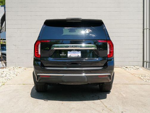 Onyx Black 2024 GMC Yukon SLT