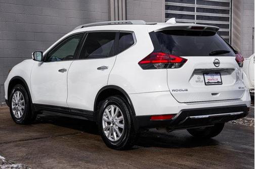 2017 Nissan Rogue SV