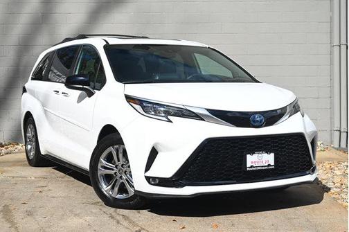 2022 Toyota Sienna XSE 7 Passenger