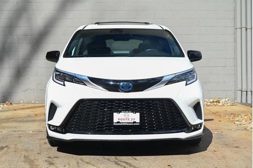 2022 Toyota Sienna XSE 7 Passenger