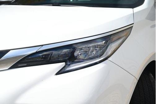 2022 Toyota Sienna XSE 7 Passenger