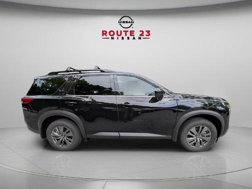 Super Black 2026 Nissan Pathfinder SV
