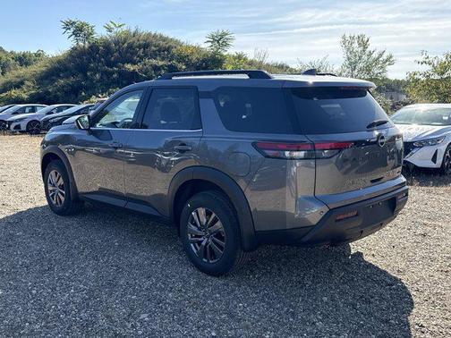 2025 Nissan Pathfinder SV 4WD