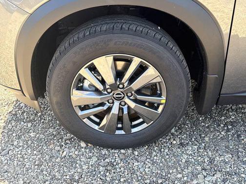 2025 Nissan Pathfinder SV 4WD