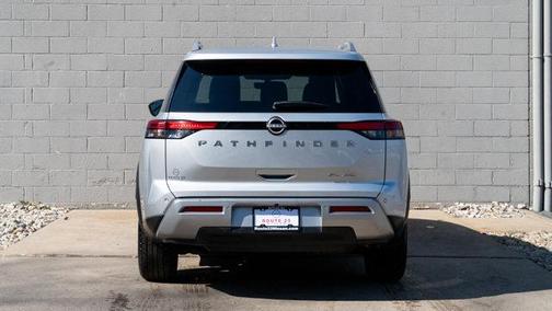 2025 Nissan Pathfinder SL 4WD