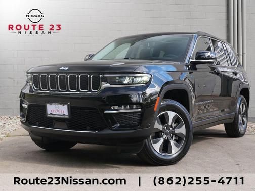 Diamond Black Crystal Pearlcoat 2023 Jeep Grand Cherokee 4xe Base