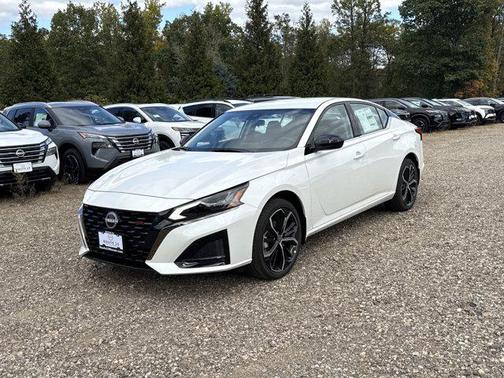 2025 Nissan Altima SR AWD