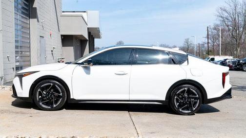 Snow White Pearl 2025 Kia K4 GT-Line