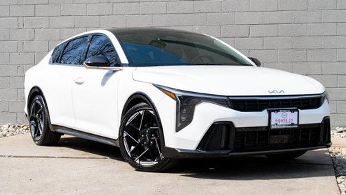 Snow White Pearl 2025 Kia K4 GT-Line