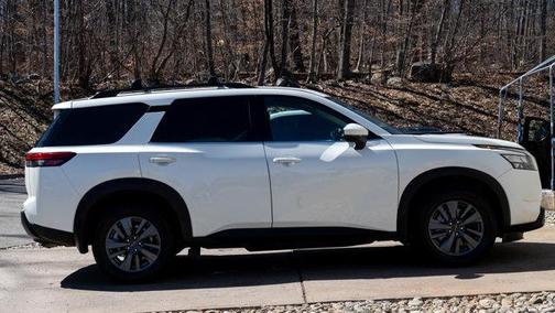 2023 Nissan Pathfinder SV 4WD