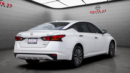 Pearl White Tricoat 2024 Nissan Altima 2.5 SV