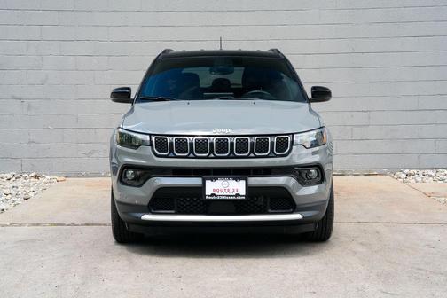 Sting-Gray Clearcoat 2023 Jeep Compass Limited