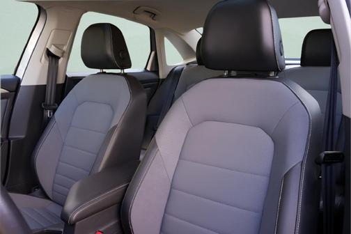 Pyrite Silver Metallic 2025 Volkswagen Jetta 1.5T SE