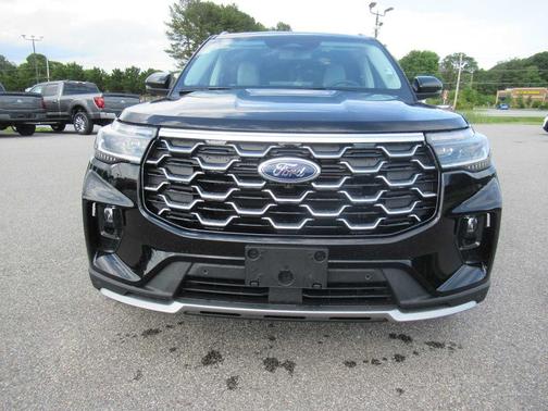 AGATE BLACK METALLIC 2026 Ford Explorer Platinum