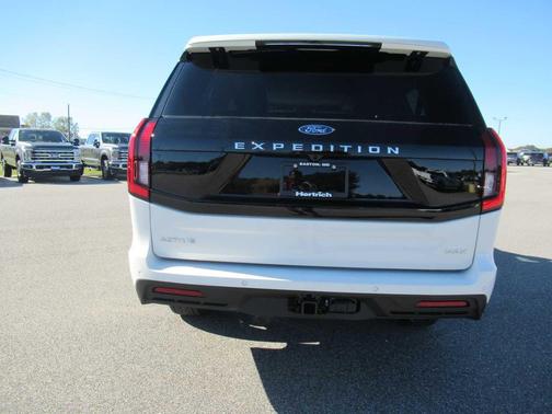 2025 Ford Expedition Max Active 4x4