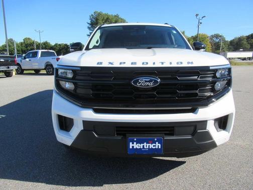 2025 Ford Expedition Max Active 4x4