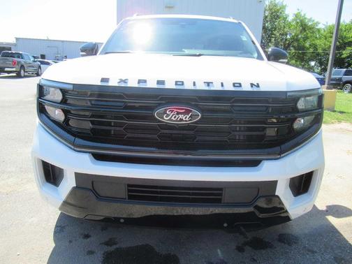 STAR WHITE MET TRI-COAT 2026 Ford Expedition Max Platinum