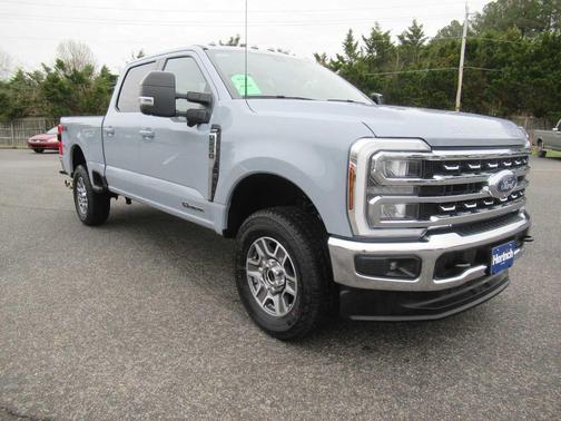 Glacier Gray Metallic Tri-Coat 2024 Ford F-250 Lariat