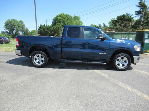 Patriot Blue Pearlcoat 2021 RAM 1500 Big Horn/Lone Star