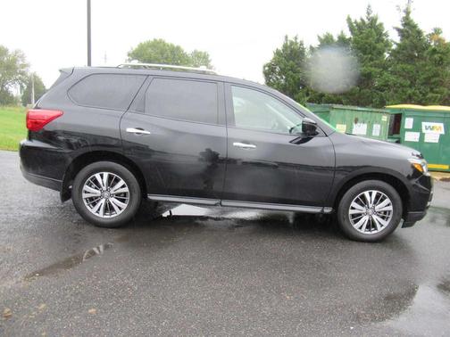 2020 Nissan Pathfinder SL 4WD