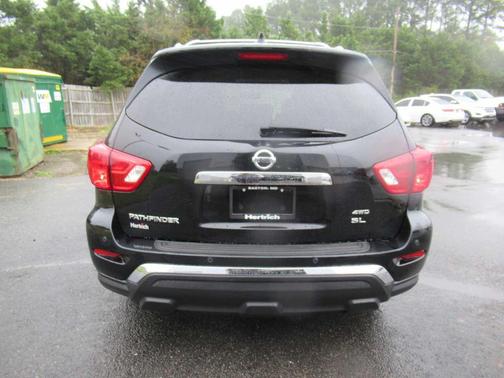 2020 Nissan Pathfinder SL 4WD