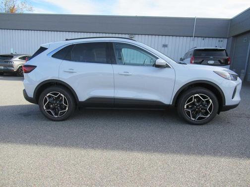 2026 Ford Escape Platinum