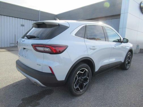 2026 Ford Escape Platinum