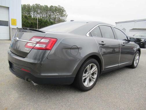 2018 Ford Taurus SEL